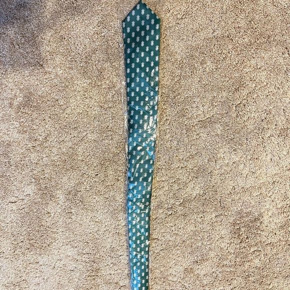 Green Nalayn Pattern Tie Brand New - Picture 5 of 7